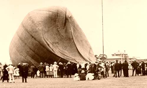 Balloonb.jpg (21229 bytes)