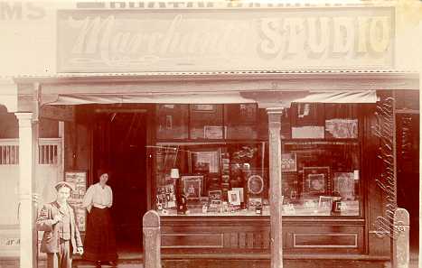 Marchebs.jpg (19728 bytes)