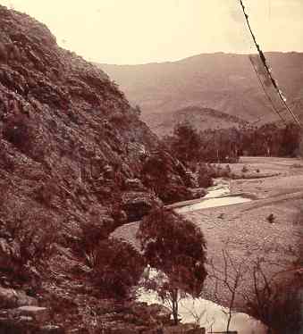 Til_hook.jpg (14232 bytes)