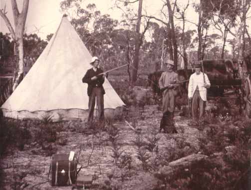 Til_tent.jpg (26350 bytes)